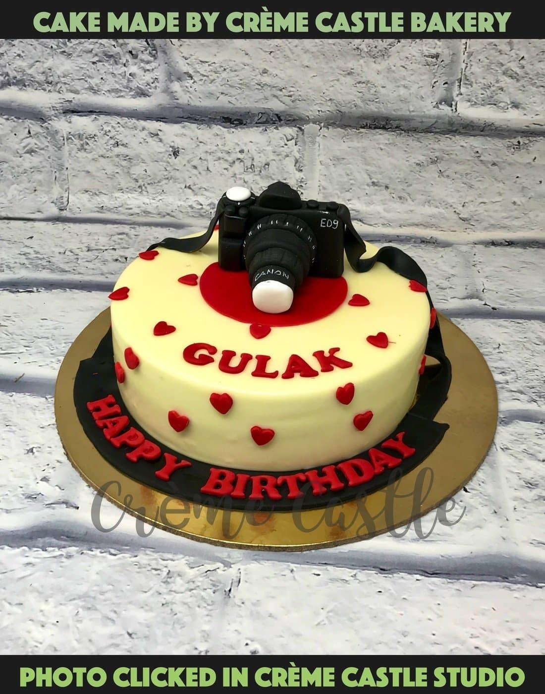 Canon Camera cake | Red Velvet cake with vanilla buttercream… | Flickr