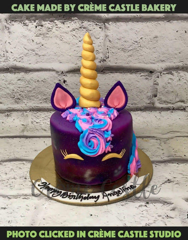 Gourmet Unicorn Cake Pink Purple Buttercream Frosting Blue Background Stock  Photo by ©urban_light 225425690