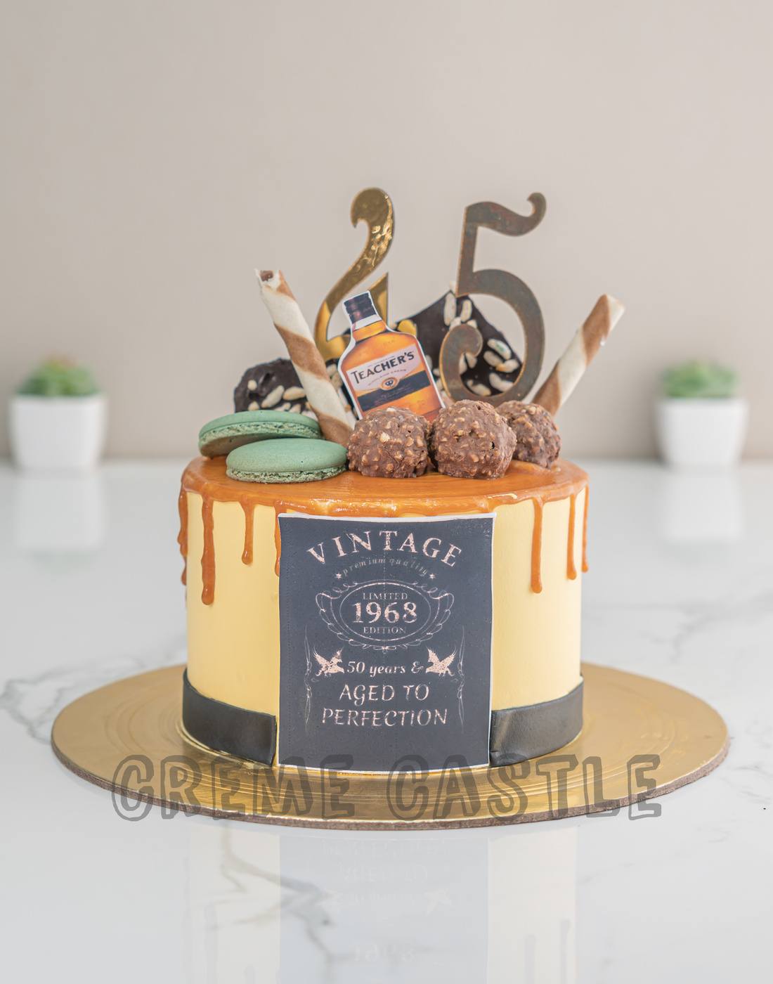 Whiskey Drip Design Cake | Custom Cake Bakery - Cr√î√∏Œ©me ...