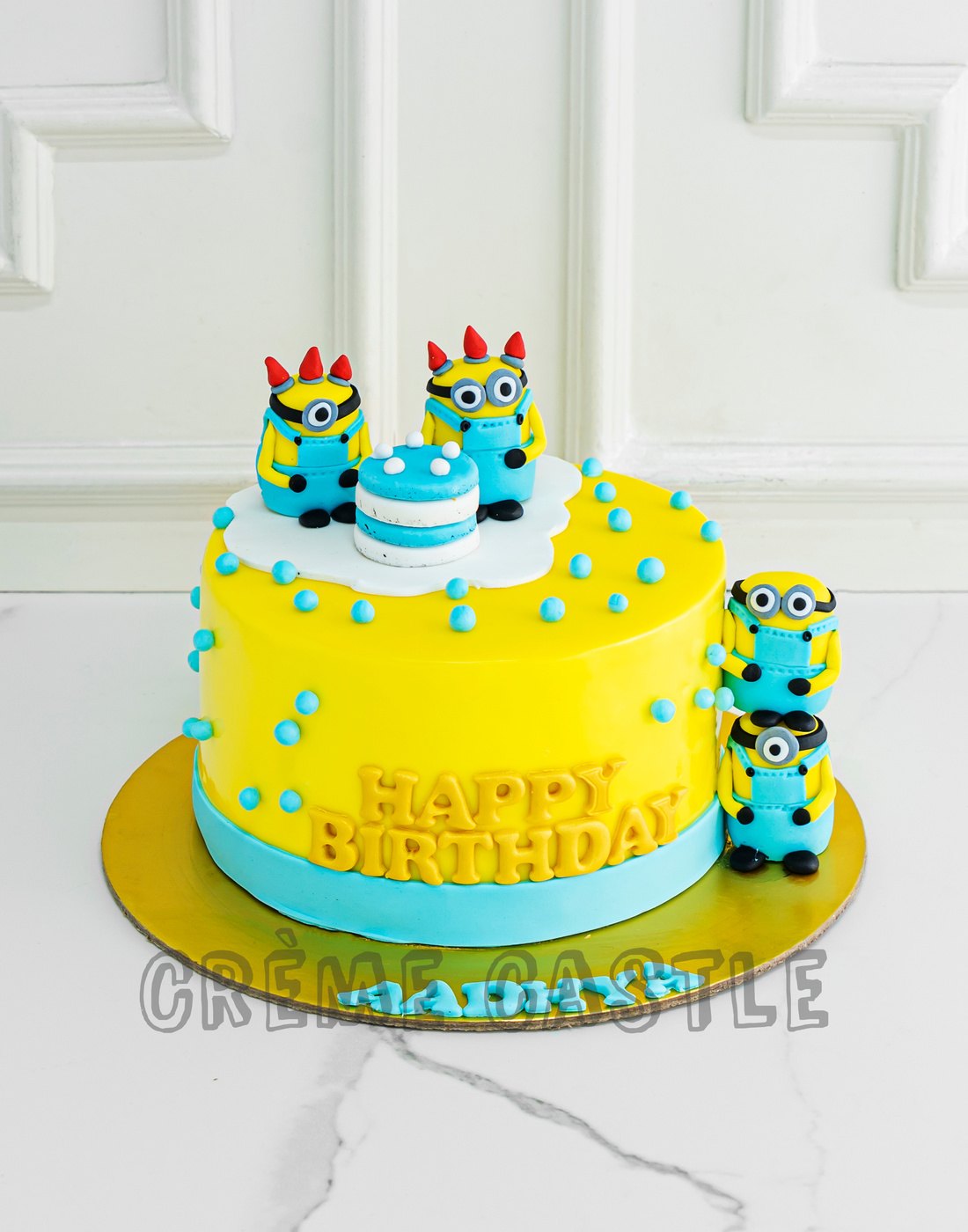 Minion Fam Party Design Cake – Creme Castle