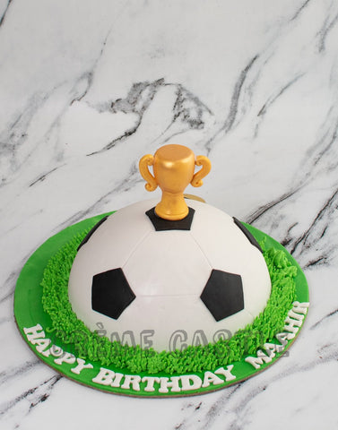 Football cake OC67 – Flurys