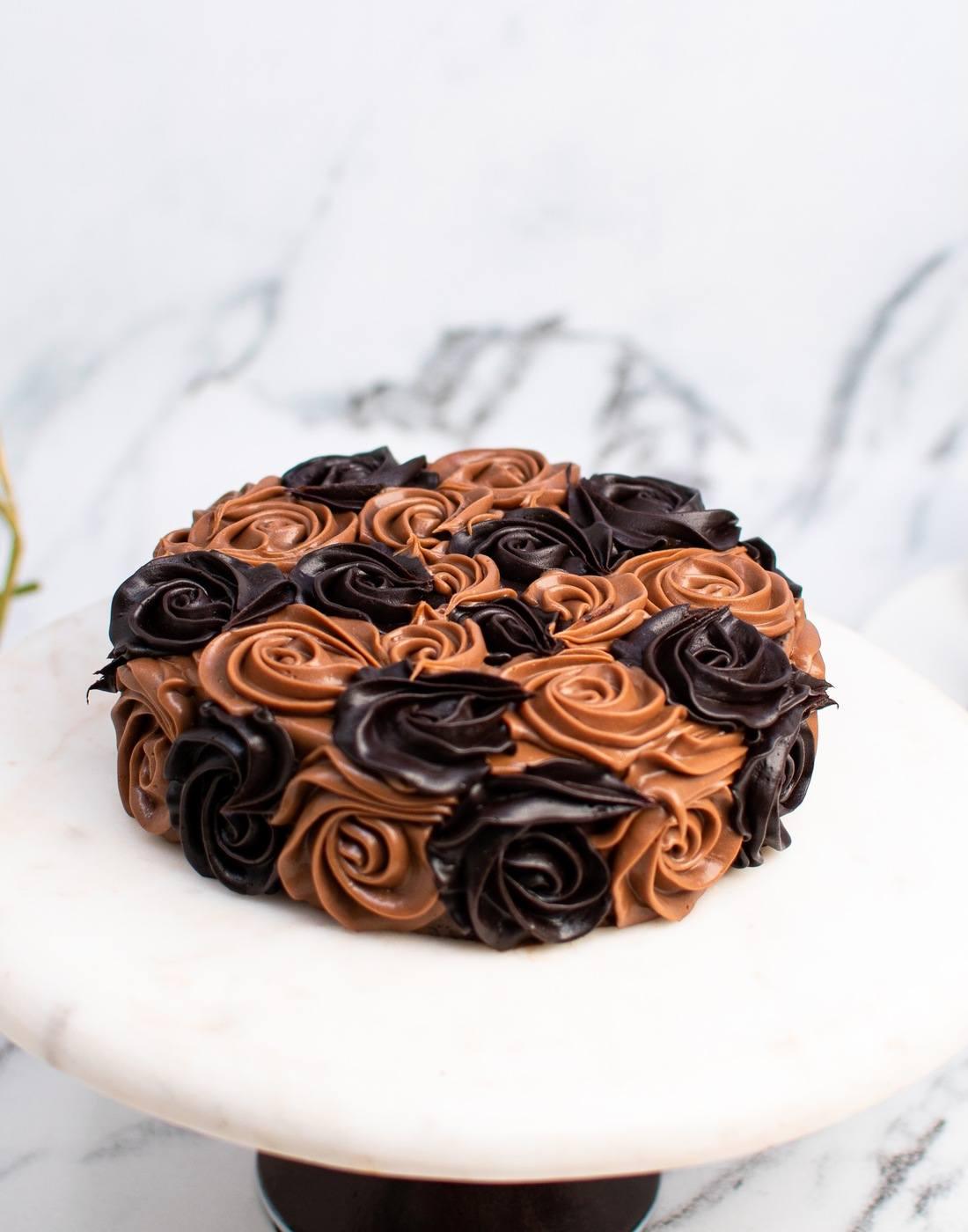 Order Choco Swirl Cake Online, Price Rs.749 | FlowerAura