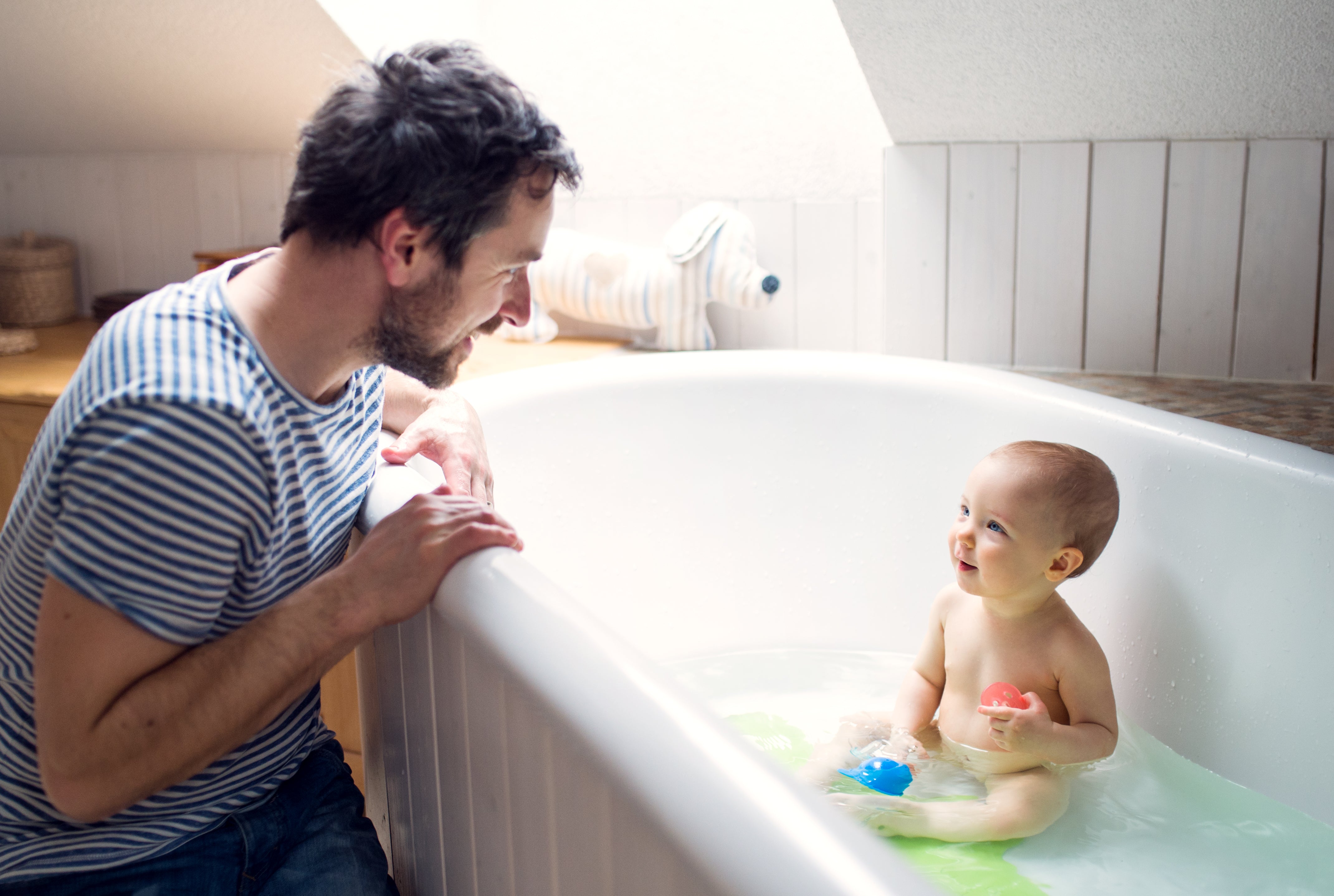 Toddler Bath Time: How to Make It Fun and Simple