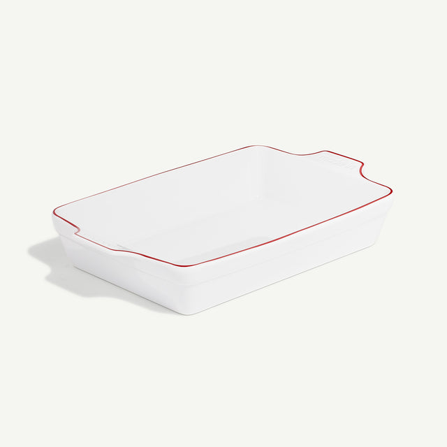 https://cdn.shopify.com/s/files/1/2131/5111/files/Web_Bakeware_Rectangular_9x13in_MadeInRed_1x1_Hero.jpg?v=1719865867