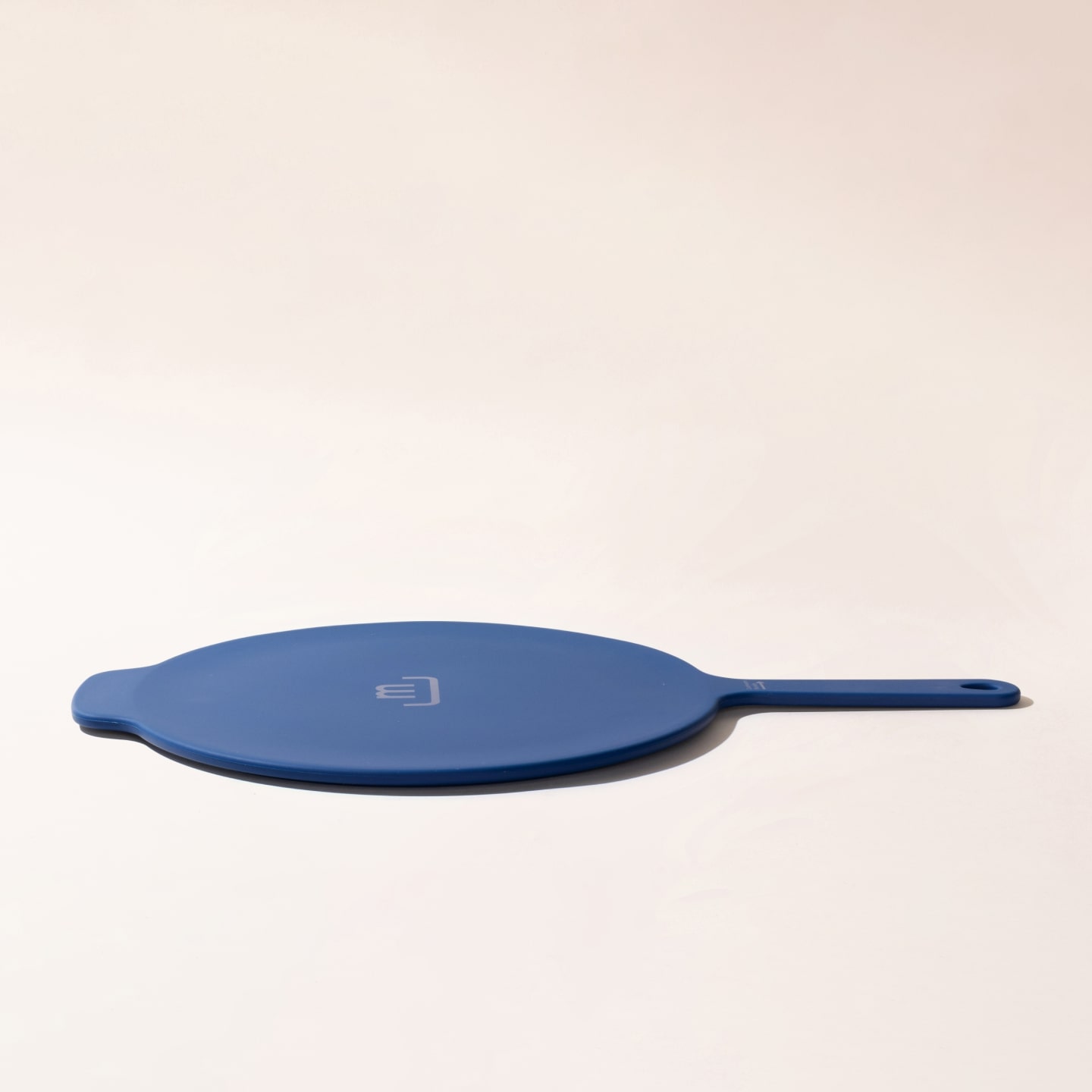 Looking For a Frying Pan With a Lid: A universal lid for all your pots and