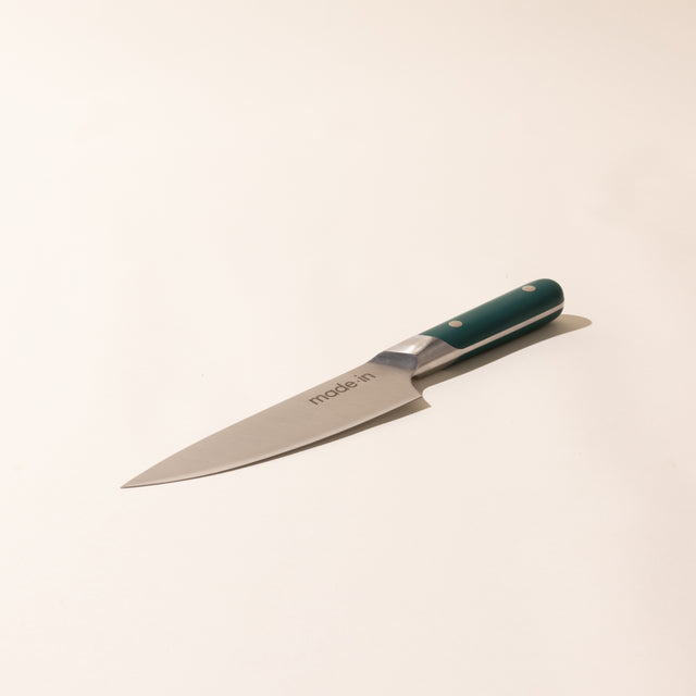 Learn about blade material, size, and handle of kitchen knives