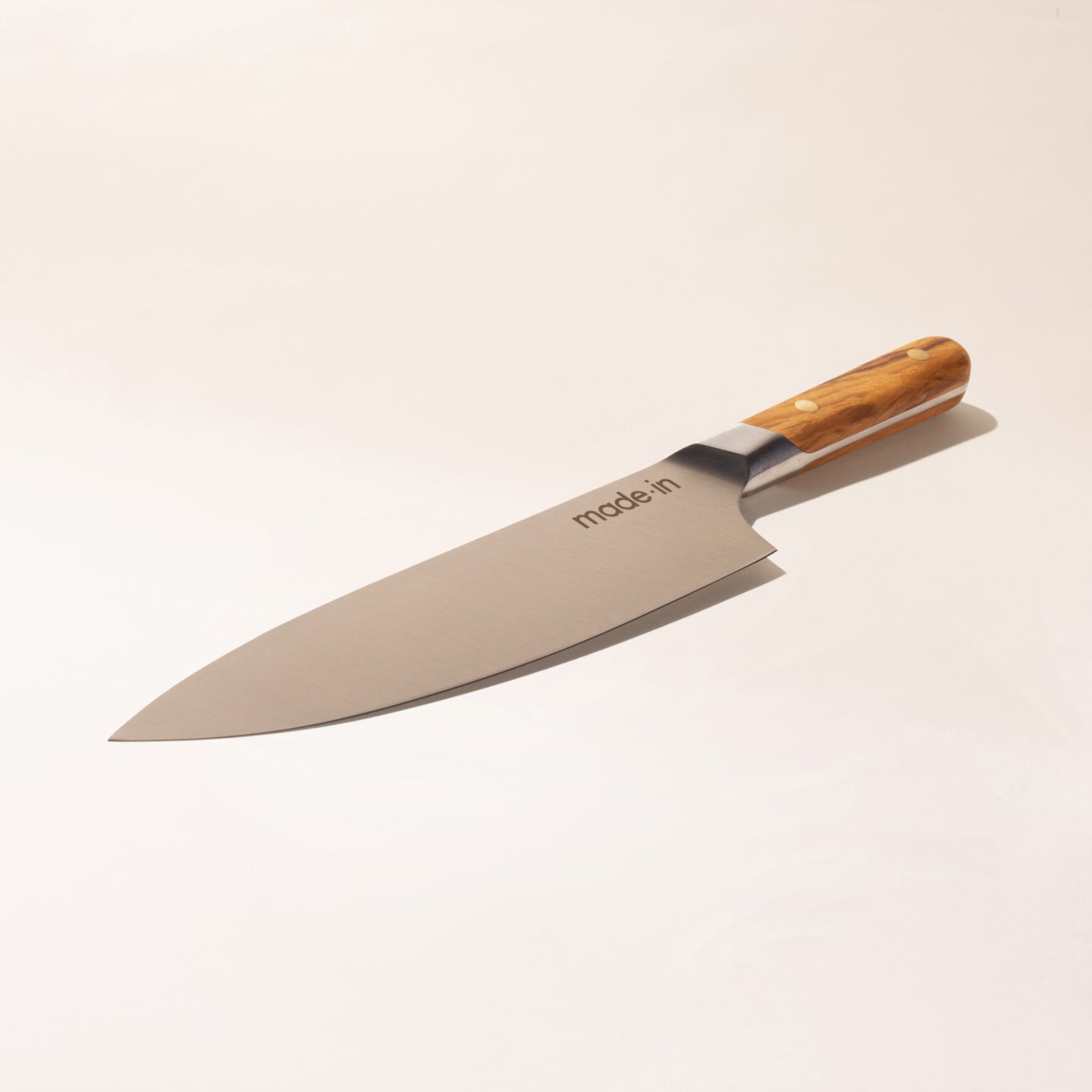 What Size Chef's Knife Should You Buy? 6-Inch or 8-Inch? 