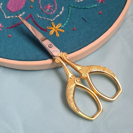 Must-Have Embroidery Tools for Beginners 