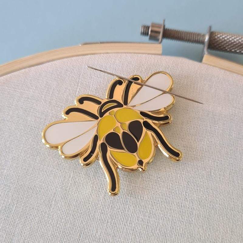 Spring Wheelbarrow Magnetic Needle Minder