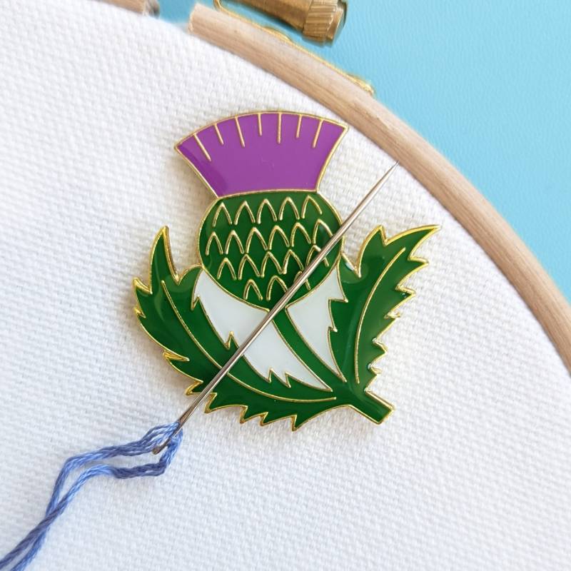 Magnet Needle Minder “Chestnut” – Owlforest Embroidery
