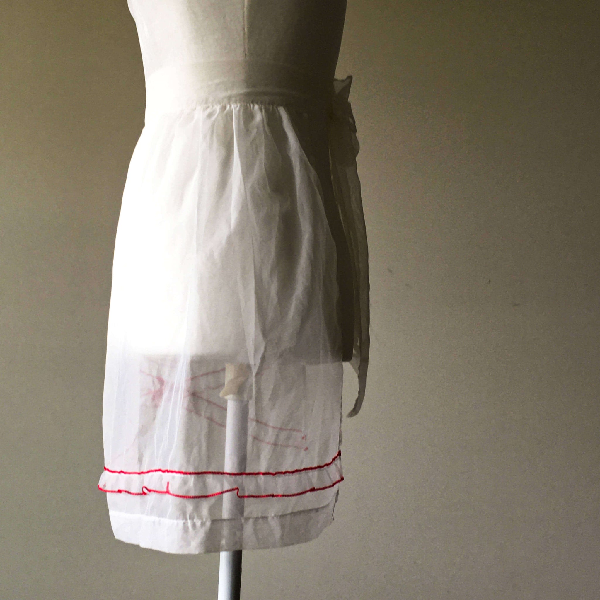 Vintage 1940s Sheer Half Apron - Red and White Poinsettia Flowers - 10 ...