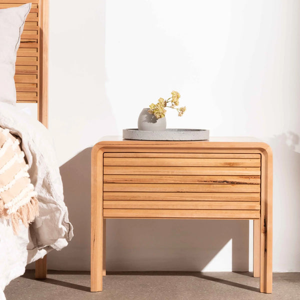 How to choose the right side table for your bedroom