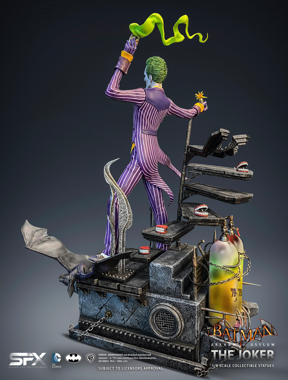 Silver Fox Collectibles : Batman: Arkham Asylum - The Joker 1/8 statue Joker-AKAYLM-I005