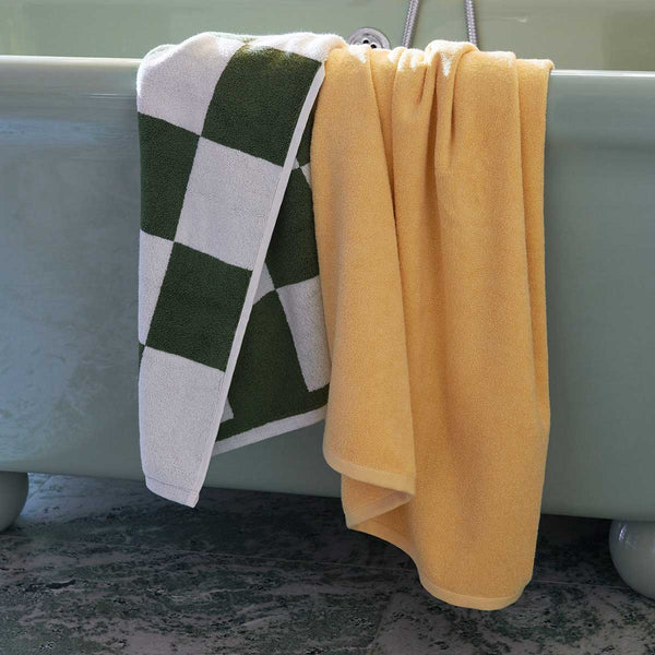 https://cdn.shopify.com/s/files/1/2136/3933/products/hay-check-bath-mat-green_600x.jpg?v=1676044806