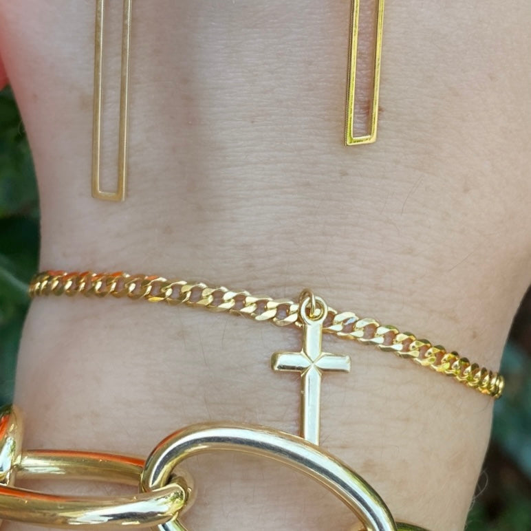 Cross Curb Chain Bracelet