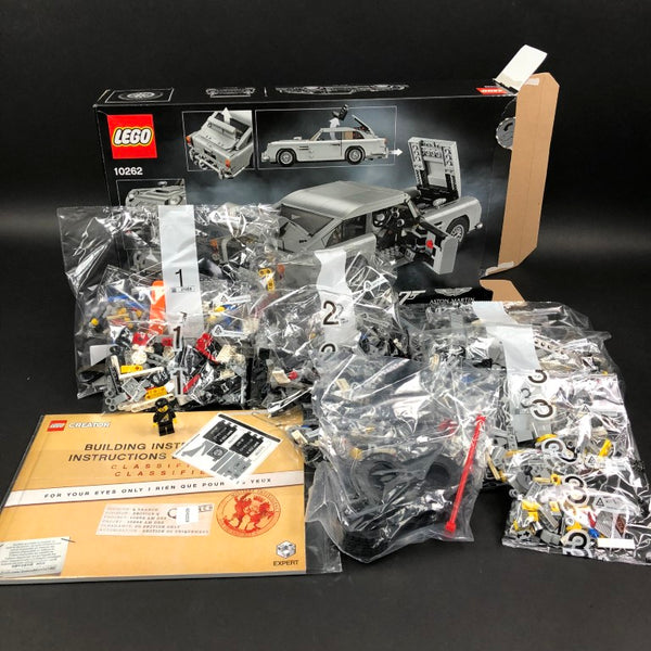 LEGO Aston Martin DB5 Box Contents