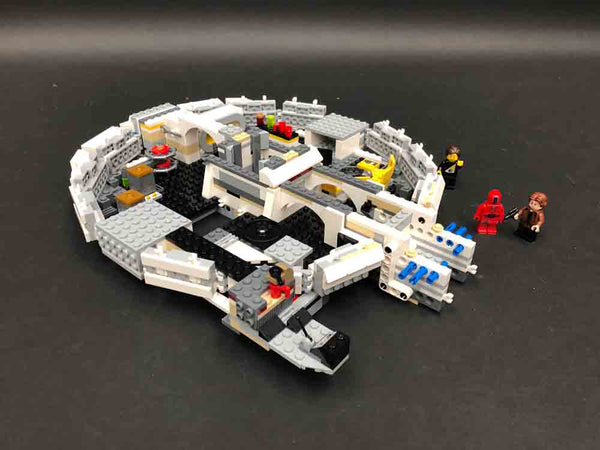 LEGO Kessel Run Millennium Falcon 75212 Build