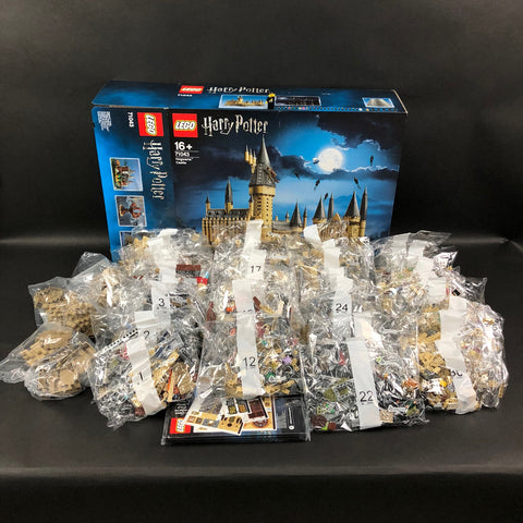 LEGO Hogwarts Castle (71043) unboxing