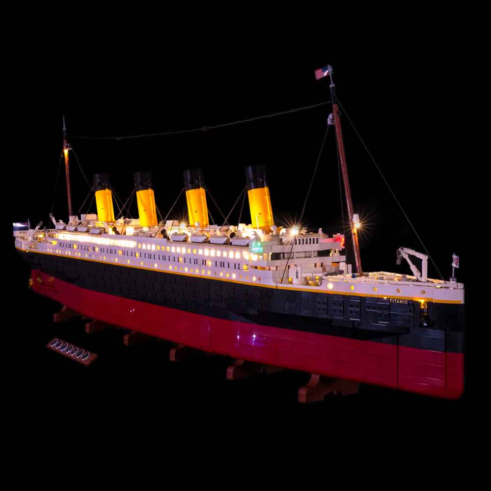 The LEGO Titanic 10294 officially revealed - 9,090 pieces and over 1.3m  long! - Jay's Brick Blog