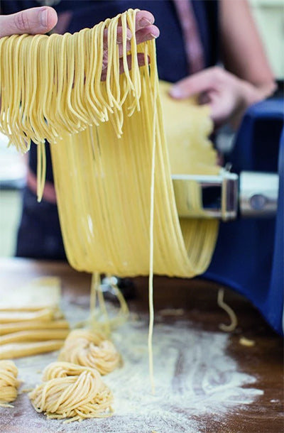 Ankarsrum Assistent Spaghetti Cutter in action