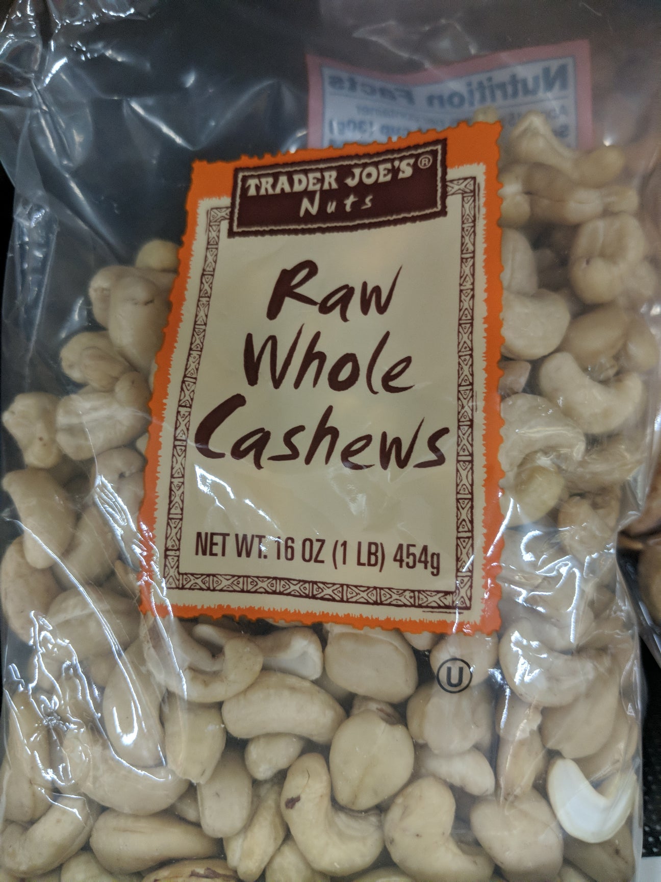 trader joes small pack cashew calories