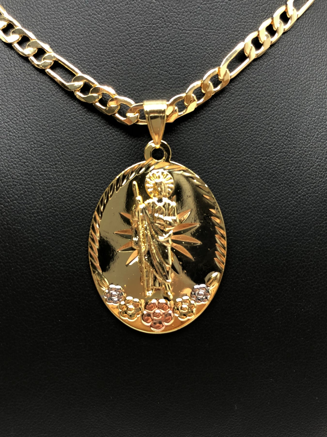 Amazon.com: 18K Gold Plated Saint Jude Necklace, 24In San Judas Tadeo Pendant  Necklace (ST-2) : Clothing, Shoes & Jewelry