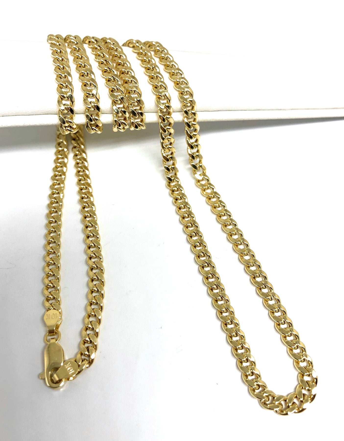 18 in 10 Karat Gold Chain (3 Small Links, 1 Large Link)