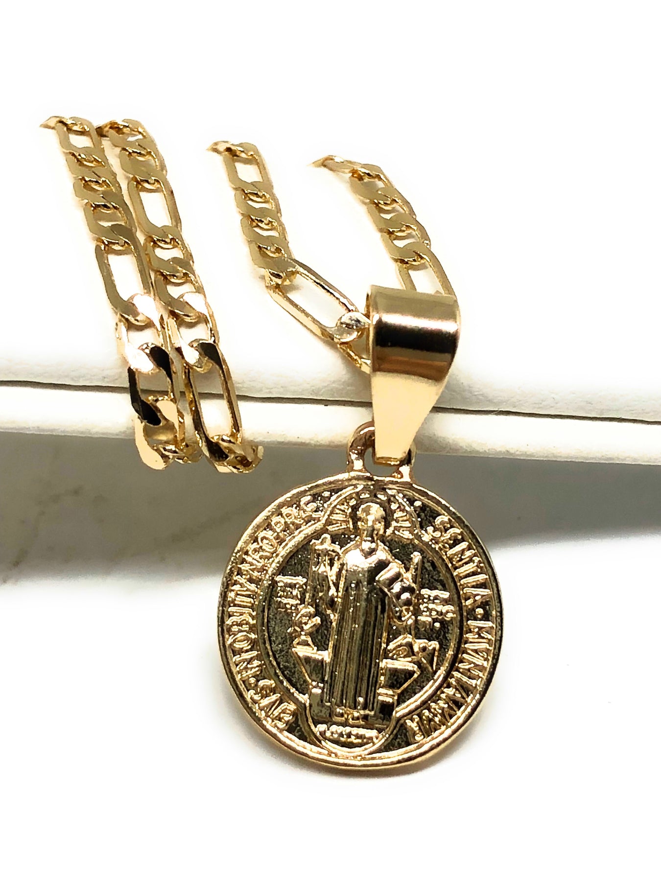 en oro Virgen María Colgante Collar Virgen de Guadalupe – & Co Jewelry