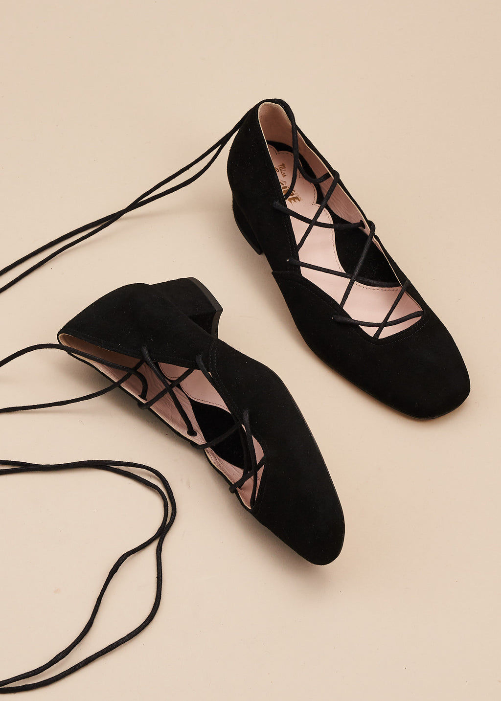 black lace ballet pumps