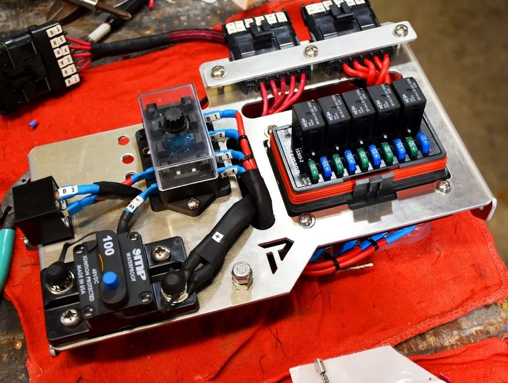 bussmann fuse relay box