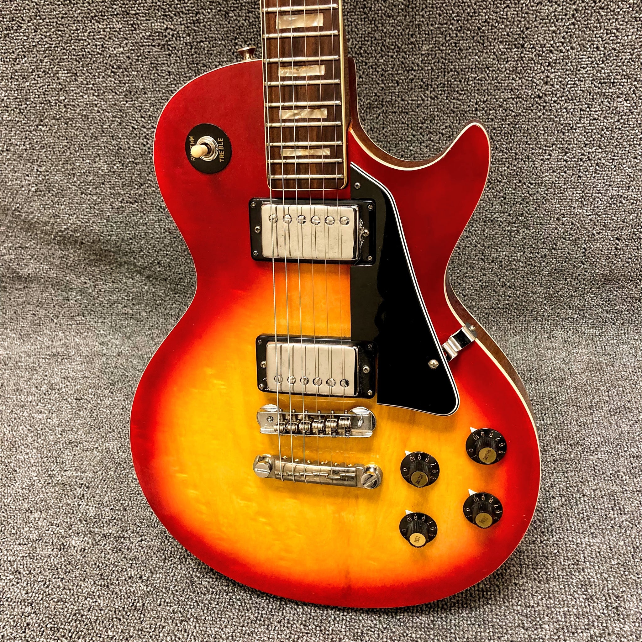 encore sunburst electric guitar