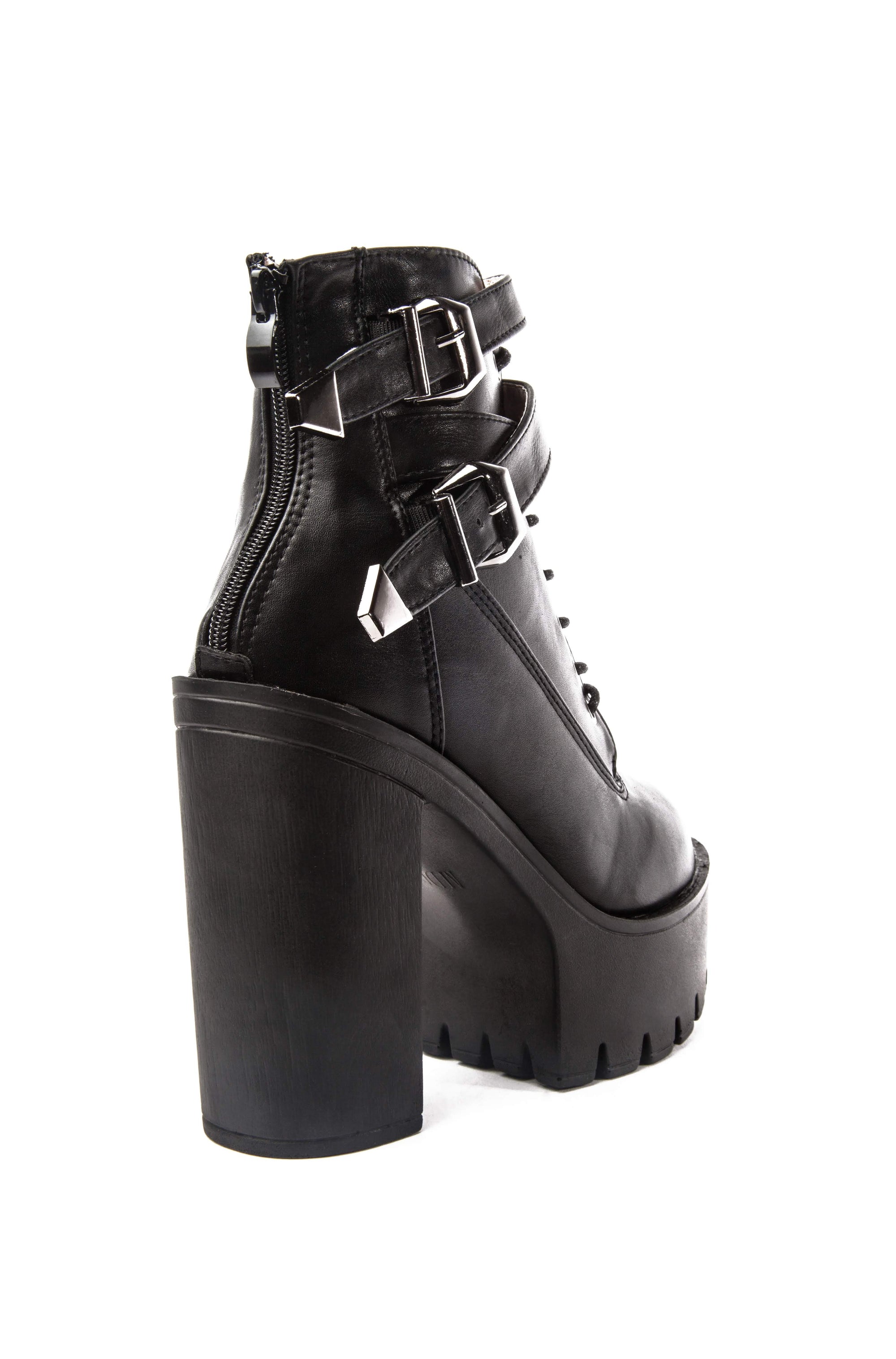 Falcon Chunky Heeled Boots - AlienMood