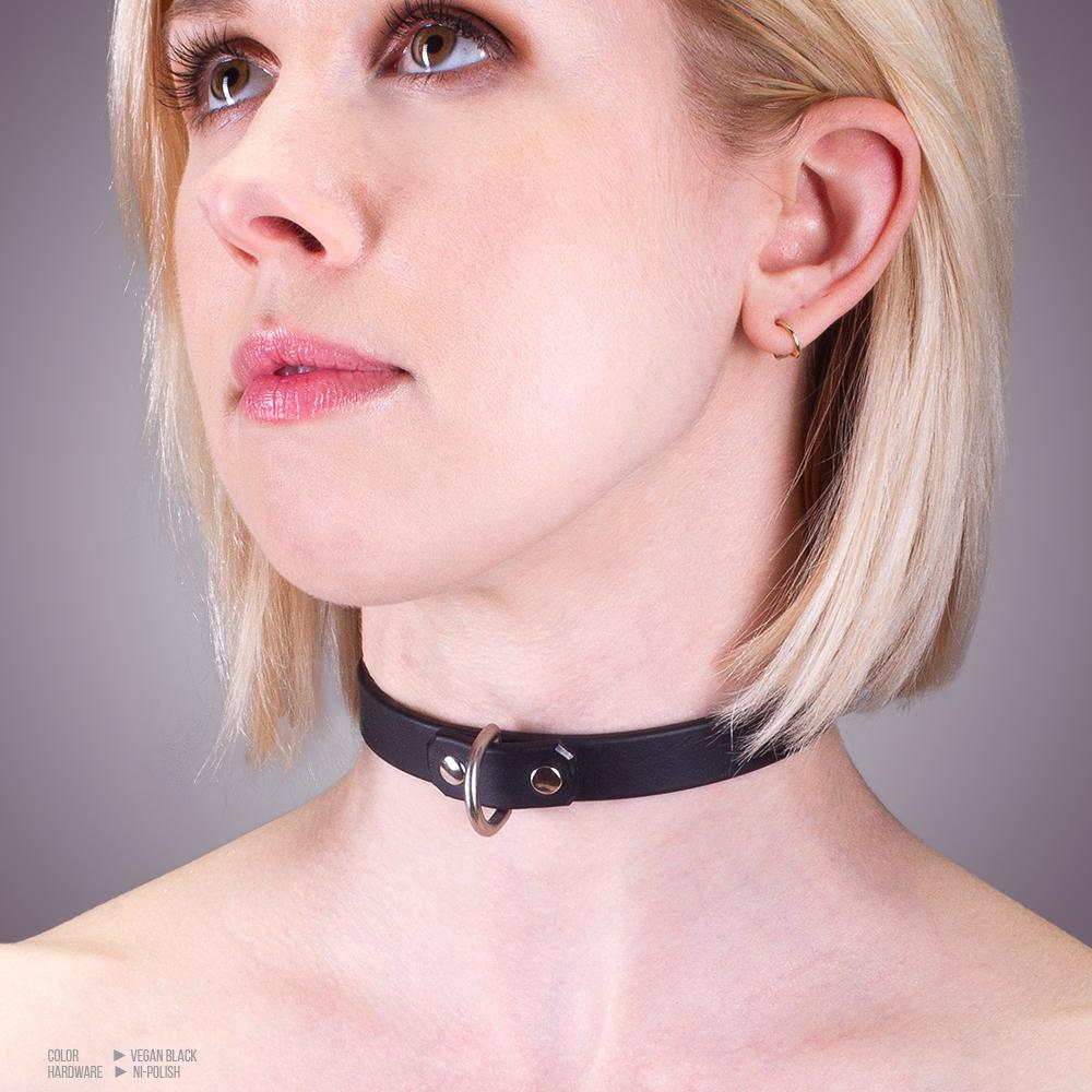 Simple bdsm collar