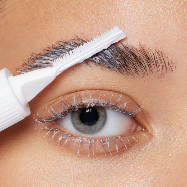 Apply warm water on lashes and brows, continuing to soak until product begins to loosen or release from the hair.Use comb size of the applicator to remove the masque gently from the lashes and brows. Repeat until product is fully removed.