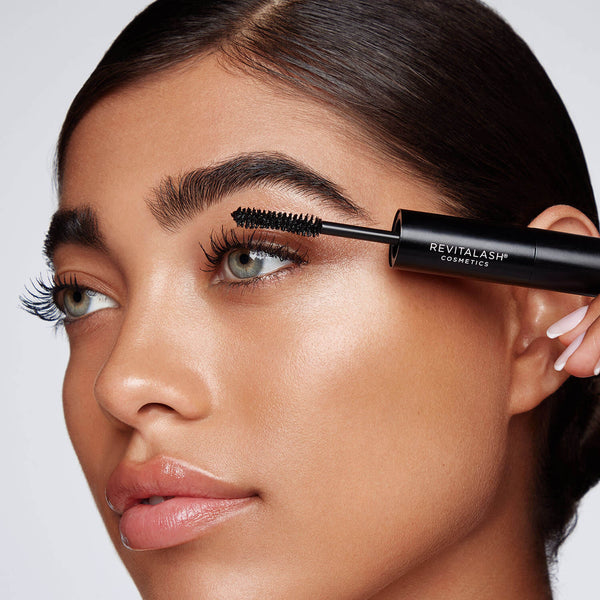 Using the same application technique, apply Volumising Mascara. Step 3Layer to build length and volume, ensuring product stays wet as you build. 