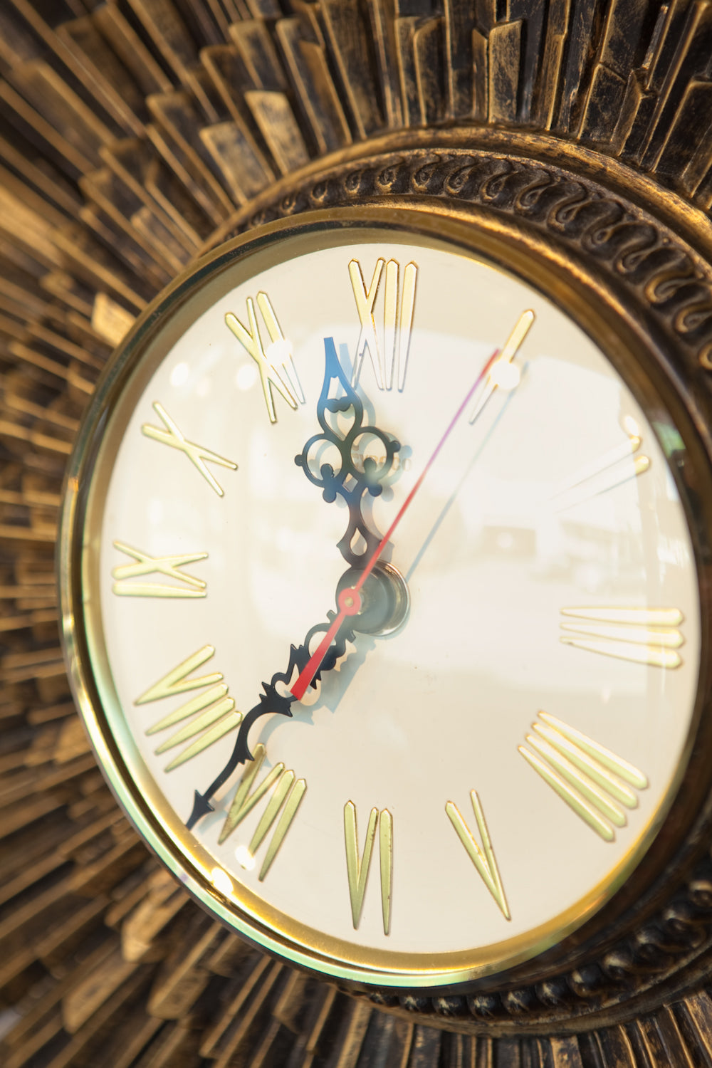 Fabulous Huge 1960s Starburst Syroco Clock – The Fab Pad