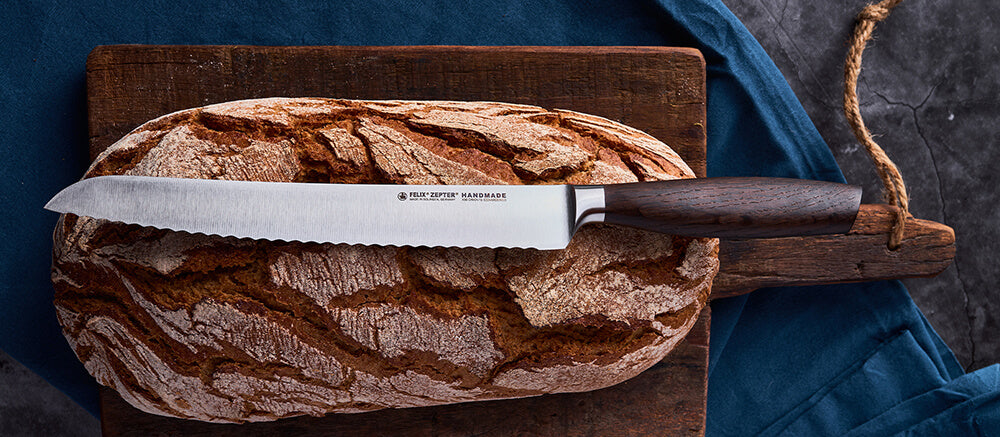 FELIX Size S Smoked Oak Bread Knife 22cm