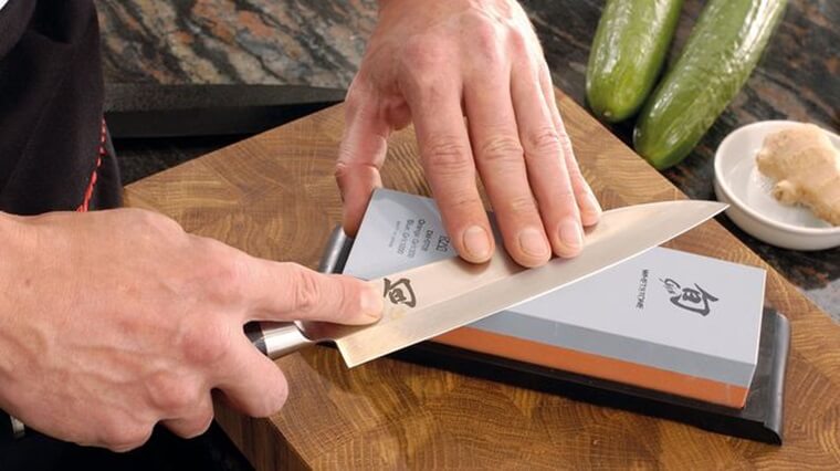 How to sharpen Shun Knives with a Whetstone, Everten Blog