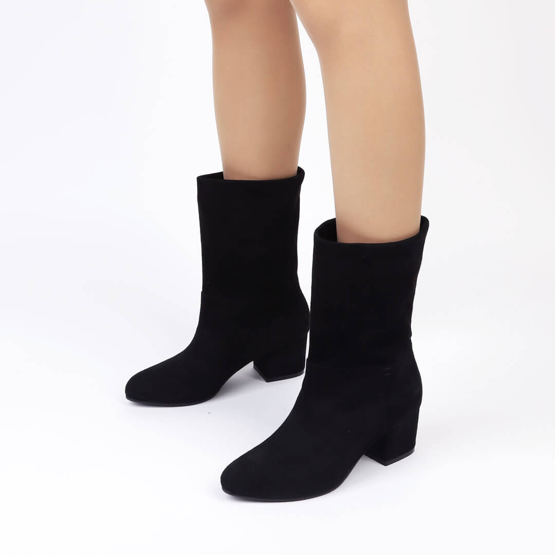 small size suede pull-on ankle boots