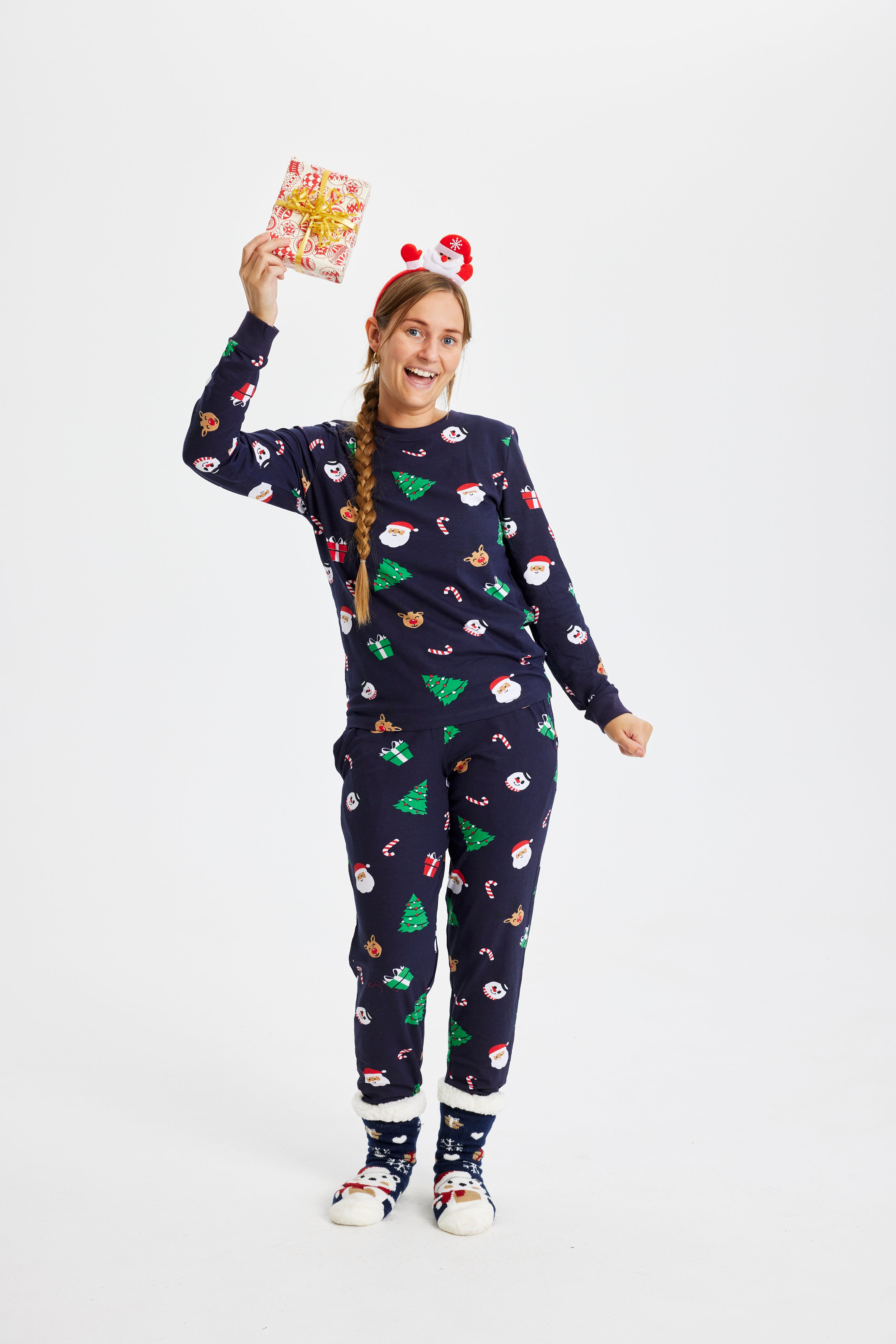 Se Årets julepyjamas: Christmas Cute Pyjamas - dame / kvinder. hos Jule-Sweaters.dk