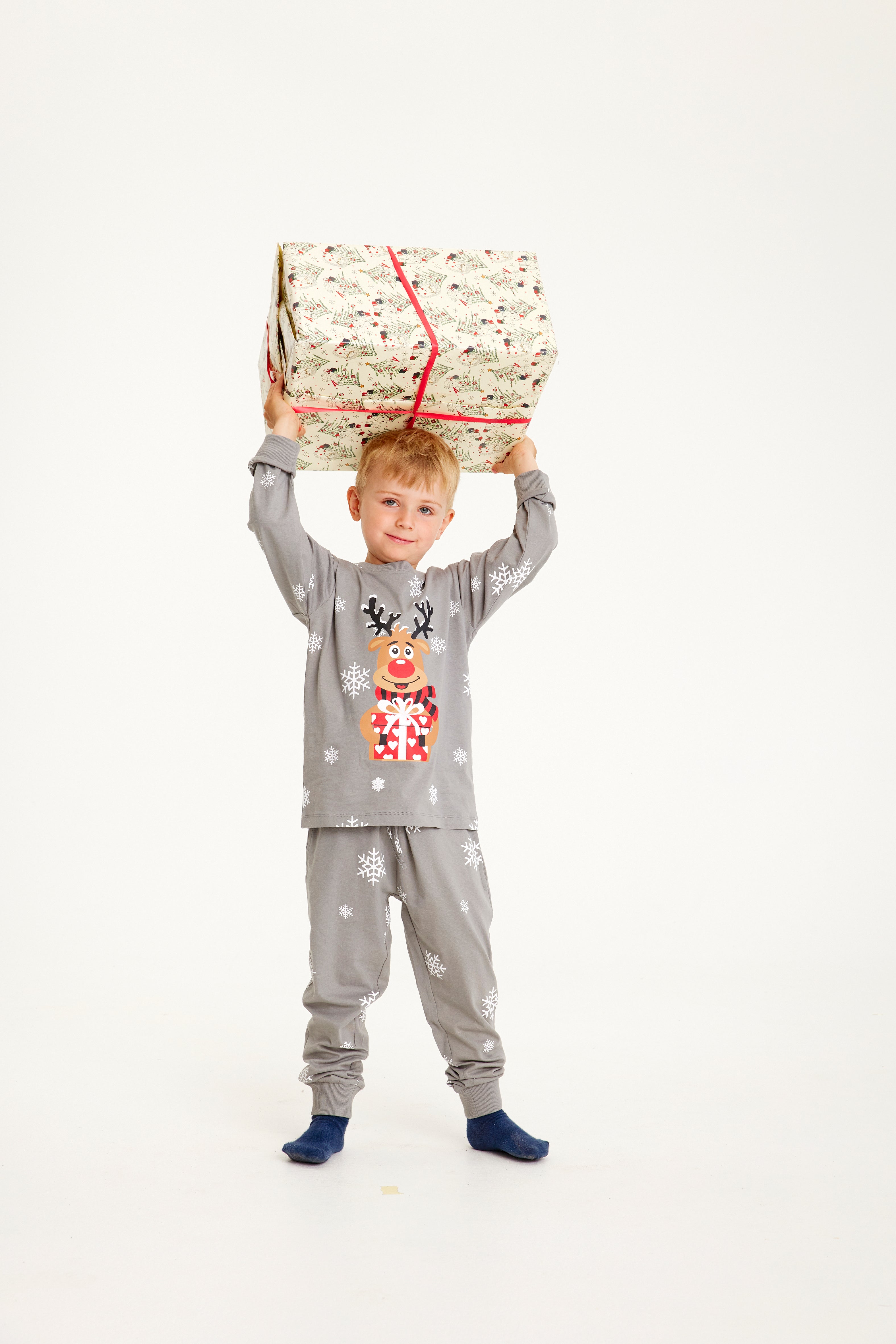 Se Årets julepyjamas: Rudolfs Cute Pyjamas Grå - Børn. hos Jule-Sweaters.dk