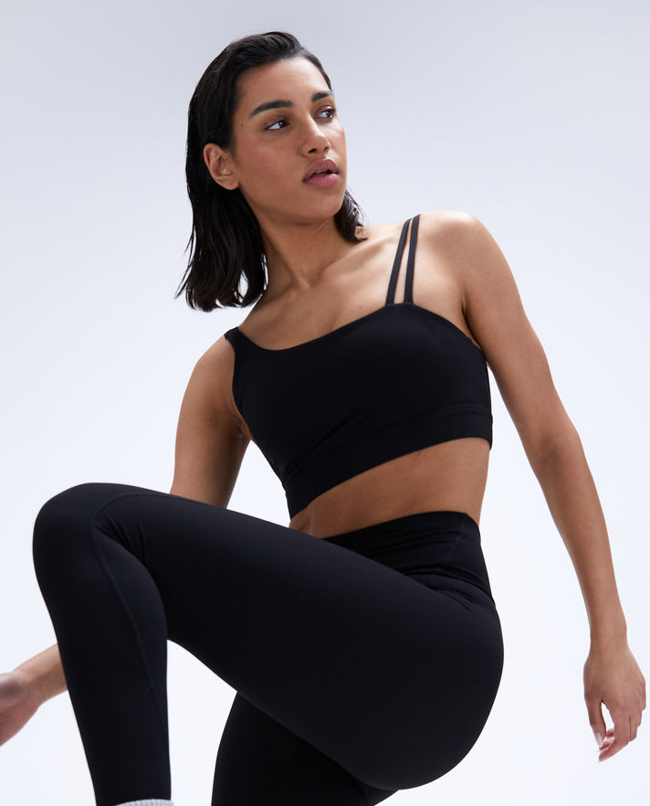 GOTOTOP Women U Neck Wide Hem Sports Bra X Shaped Cross Wide Straps  Adjustable Back Buckle Yoga Jogging Underwear (Black) : :  Clothing, Shoes & Accessories