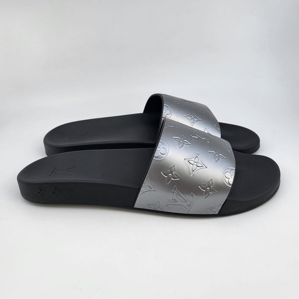 Louis Vuitton Waterfront slides in graphite monogram Grey Cloth