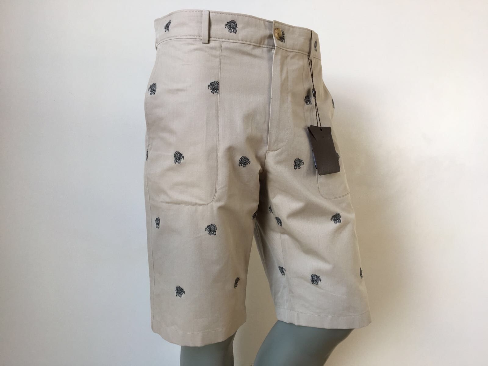 Louis Vuitton Men's Beige Cotton Chapman Chino Shorts – Luxuria & Co.