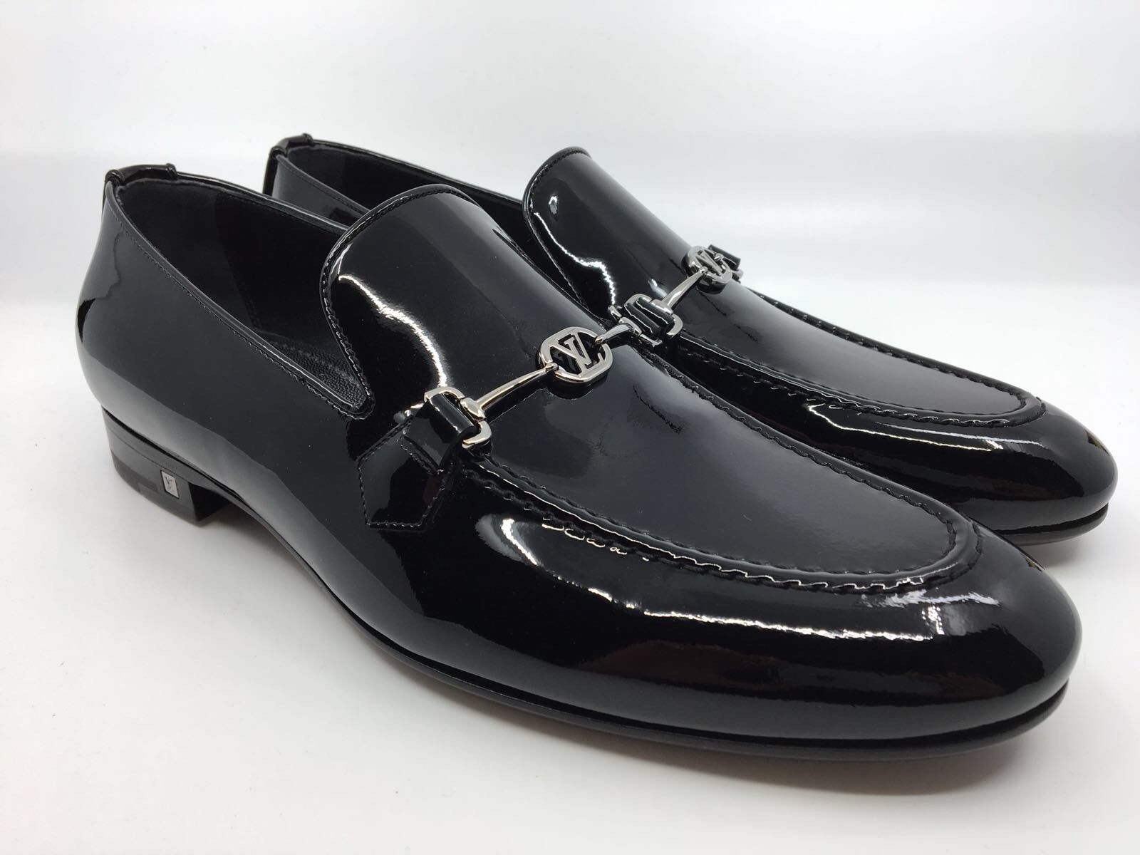 Emblem Loafer – Luxuria & Co.