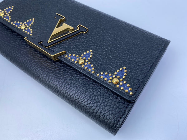 Naughtipidgins Nest - Louis Vuitton Capucines Compact Wallet Purse in  Marine Rouge Taurillon. RRP £675. Unused. Crafted in supple navy blue  Taurillon leather with bright red glazing, this elegant continental wallet  has