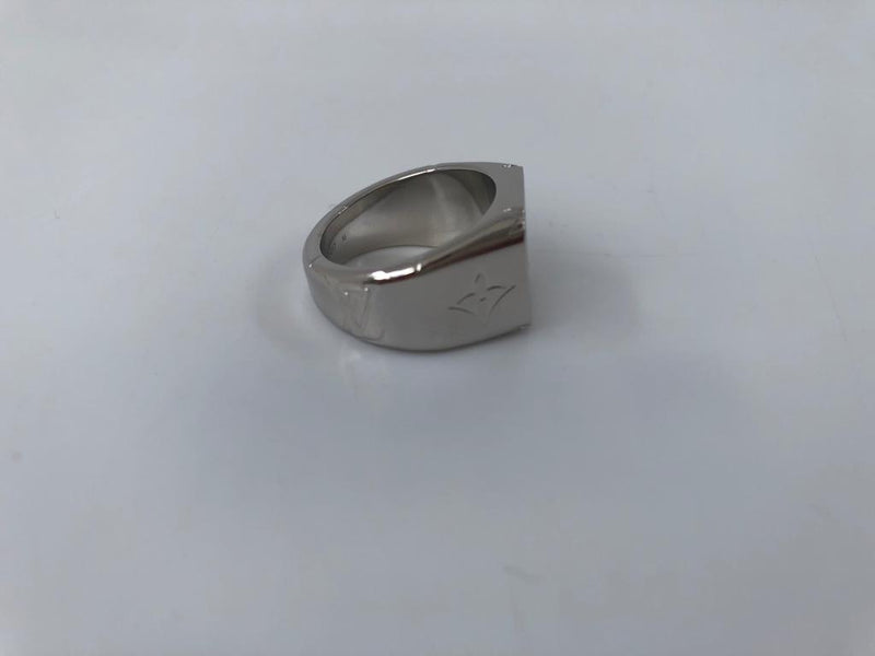 Louis Vuitton Men's SIlver Palladium Monogram Signet Ring M62488 ...