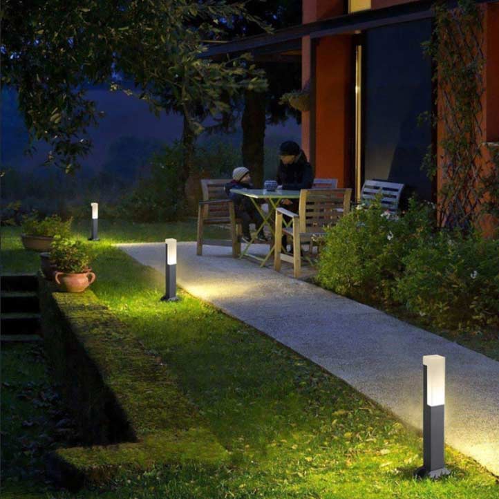 Borne lumineuse pour le jardin