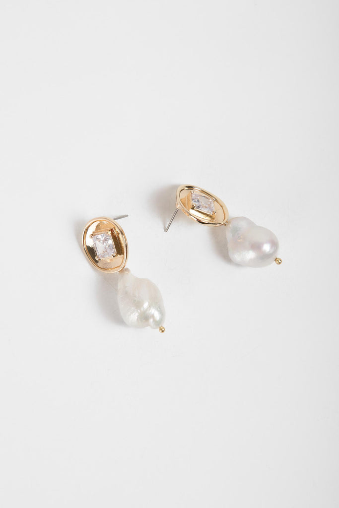 Lovisa Pearl Drop Earrings – Saachi Wholesale