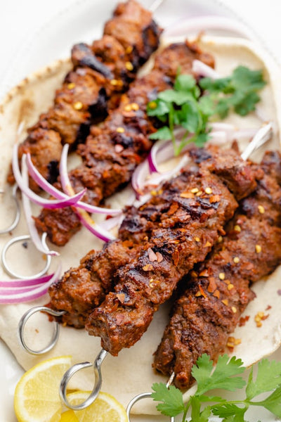 Rezepte für westafrikanische Rindfleischspieße für den Herbst